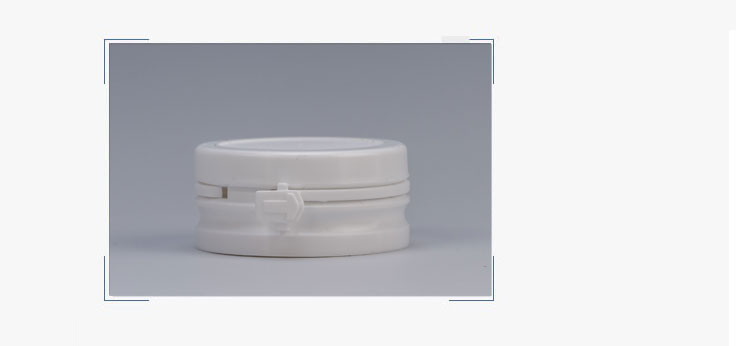 Plastic pills bottle with flip cap supplier z011