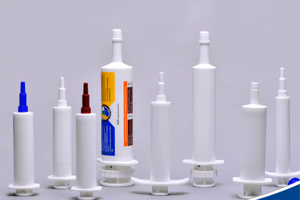 What are the characteristics of the raw material polyethylene for syringe