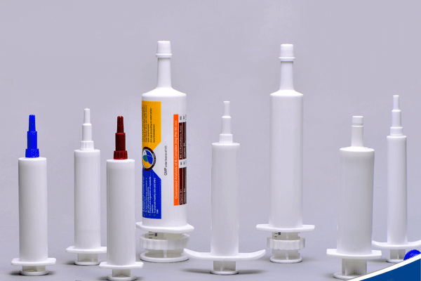 Dial a dose syringe for animals health